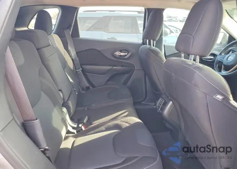 2016 Jeep Cherokee Latitude z USA, uszkodzony, nr VIN 1C4PJMCS7GW367033